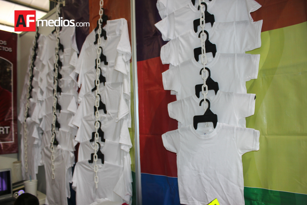 regreso_clases_utiles_mochilas_cuadernos_colores_11