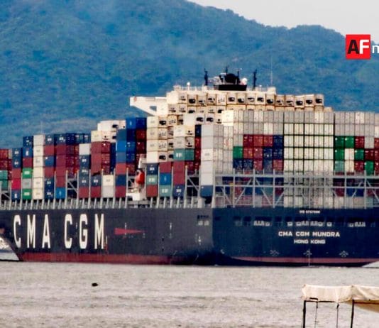 Determinan cierre total del puerto de Manzanillo a navegación embarcaciones mayores y menores
