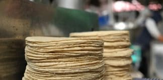 Agricultura y Profeco descartan alzas al precio de la tortilla y llaman a no atender versiones falsas sobre costos del maíz y la harina