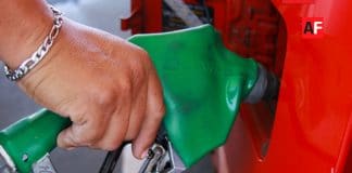 Gobierno Federal y gasolineros acuerdan mantener gasolina regular debajo de 24 pesos y diésel de 27 pesos