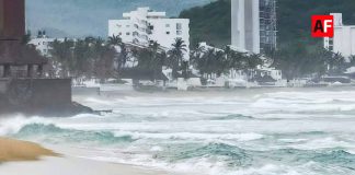 Ante aproximación del huracán ‘Trudy’, cierran playas de Tecomán, Armería y Manzanillo en el estado de Colima