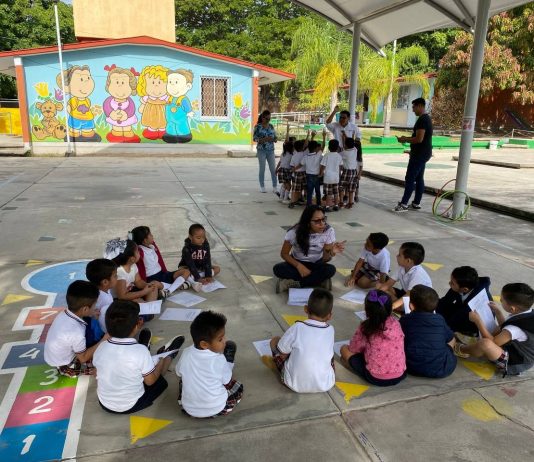 Regresan 116 mil estudiantes de educación básica en Colima; 28 millones en México