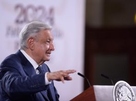 AMLO expresa respaldo a Sheinbaum y cuestiona cambio de postura de Donald Trump