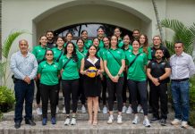 Indira Vizcaíno recibe a la Selección Mexicana, previo al inicio de la Copa Panamericana Femenil de Voleibol