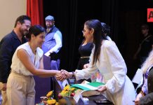 Gobierno de Tlaquepaque entregó certificados para niños en acogimiento de familias