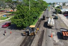 Gobierno del Estado de Colima realiza bacheo de la Glorieta de los Perritos a Comala