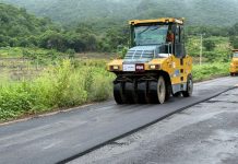Gobierno del Estado de Colima realiza renivelación en carretera de Armería