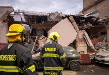 Se derrumba restaurante frente al Centro Médico de Occidente en Guadalajara; tres personas lesionadas