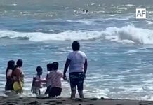 Guardavidas de la UEPC rescatan a dos menores en Playa El Paraíso