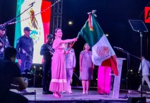 Encabeza Rosi Bayardo Ceremonia del Grito en Manzanillo