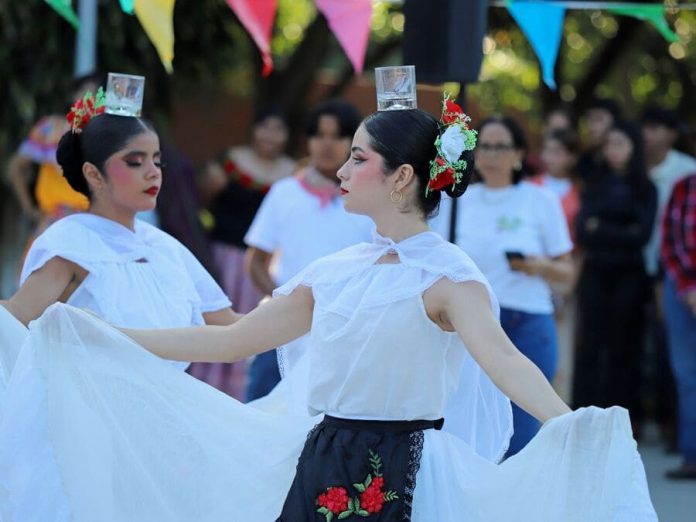 Celebran la diversidad cultural con Festival de Identidad Intercultural_Bach 27