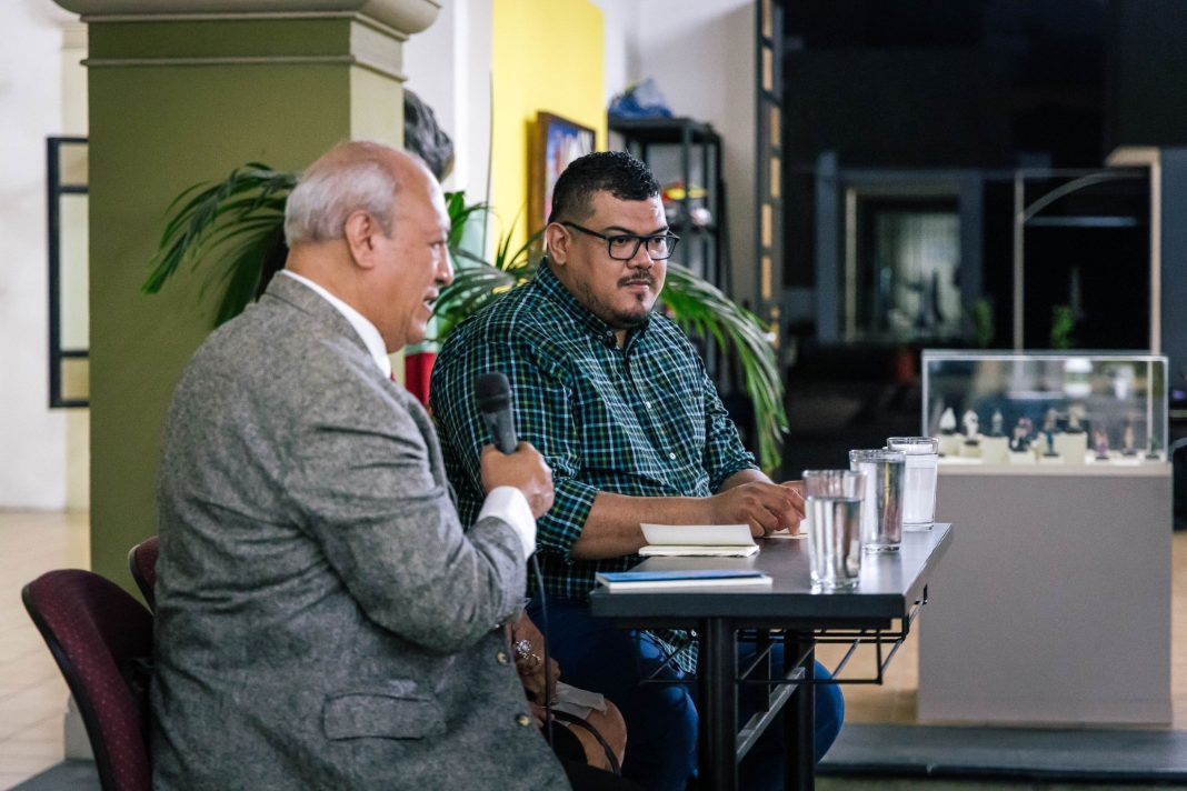 Sergio Chapela presenta su poemario Espuma de mar_d