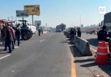 Permitirán paso cada 30 minutos para liberar a personas atrapadas tras más de 24 horas de bloqueos carreteros en Jalisco
