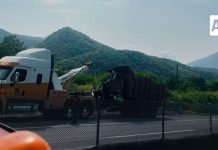 UEPC: retiran tráiler accidentado y quedan libres carriles en autopista Manzanillo-Colima