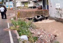 Reportan hallazgo de vehículo con una persona fallecida tras inundaciones en Puerto Vallarta