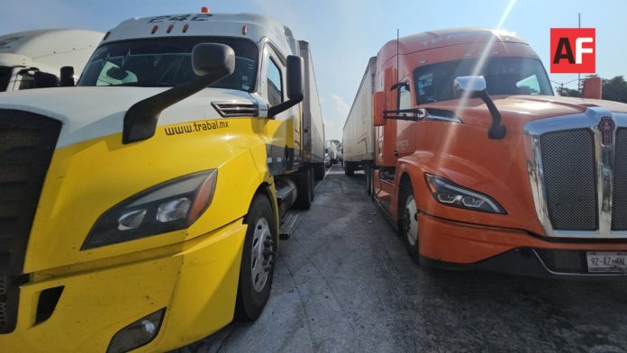 Bloqueos carreteros en varios estados de la República por los transportistas y productores de maiz-11