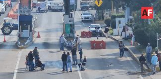 Al menos 10 bloqueos carreteros este jueves en Michoacán