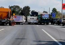 Cumplen 24 horas de bloqueos en carreteras de Jalisco