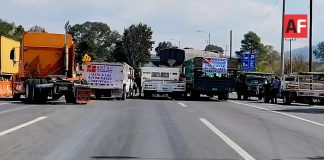 Cumplen 24 horas de bloqueos en carreteras de Jalisco