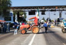 Por tercer día consecutivo permanecen bloqueos en carreteras de Michoacán