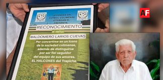 Leyendas del Futbol Colimense entregan reconocimiento a Baldo el Tubero