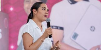 Entrega Indira Vizcaíno más ColiBecas Computadoras en Manzanillo este viernes