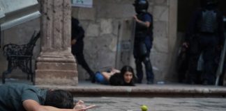 FGE de Michoacán libera a siete detenidos por disturbios en Palacio de Gobierno de Morelia; uno enfrenta cargos por sabotaje