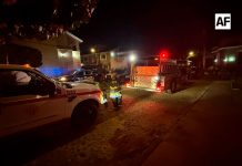 Vecinos sofocan incendio en tienda de abarrotes en Colima; se menciona un posible intento de robo