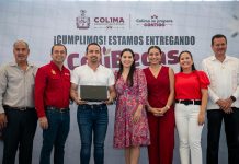 Indira Vizcaíno entregó 847 computadoras a docentes de Tecomán y Armería, este viernes