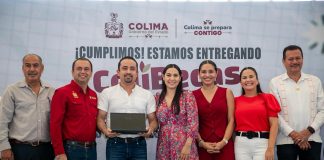 Indira Vizcaíno entregó 847 computadoras a docentes de Tecomán y Armería, este viernes