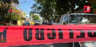 Ataque a balazos contra taxi en Villa de Álvarez deja un muerto y un herido grave
