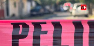 Balacera cerca de primaria en Tecomán deja a una mujer y un hombre muertos