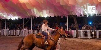 Celebran primera edición del ‘Rodeotlón’ en el Teatro del Caballo de la Feria de Colima