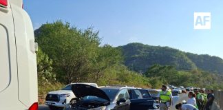 Informa UEPC Colima sobre accidente múltiple con seis personas lesionadas en La Salada en direccion Tecomán a Colima