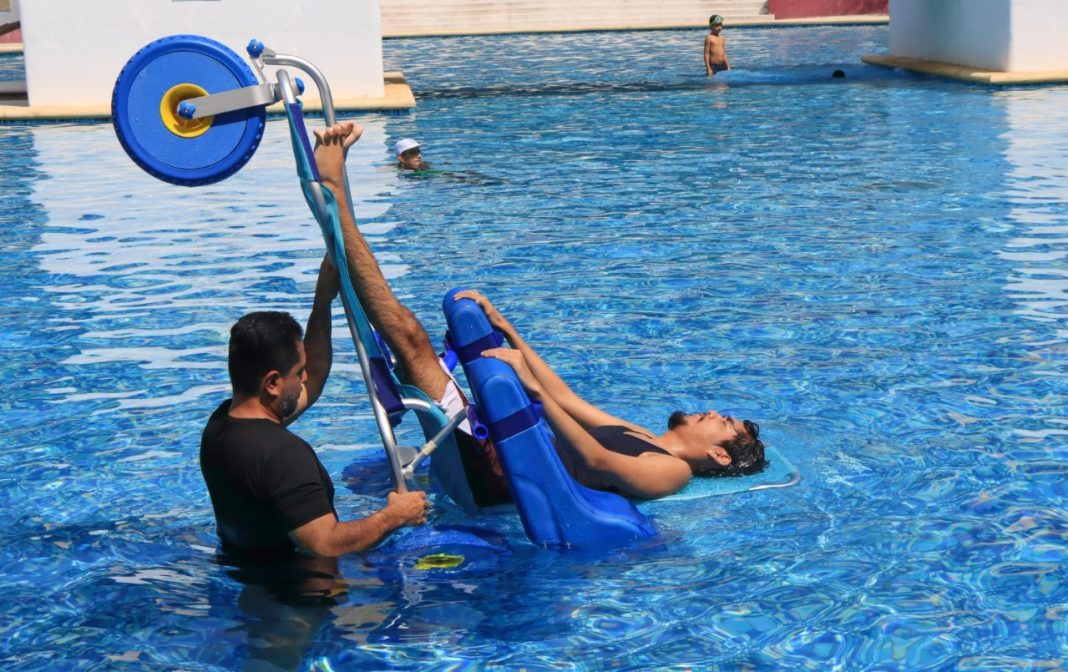 sillas anfibias albercas parque regional 04