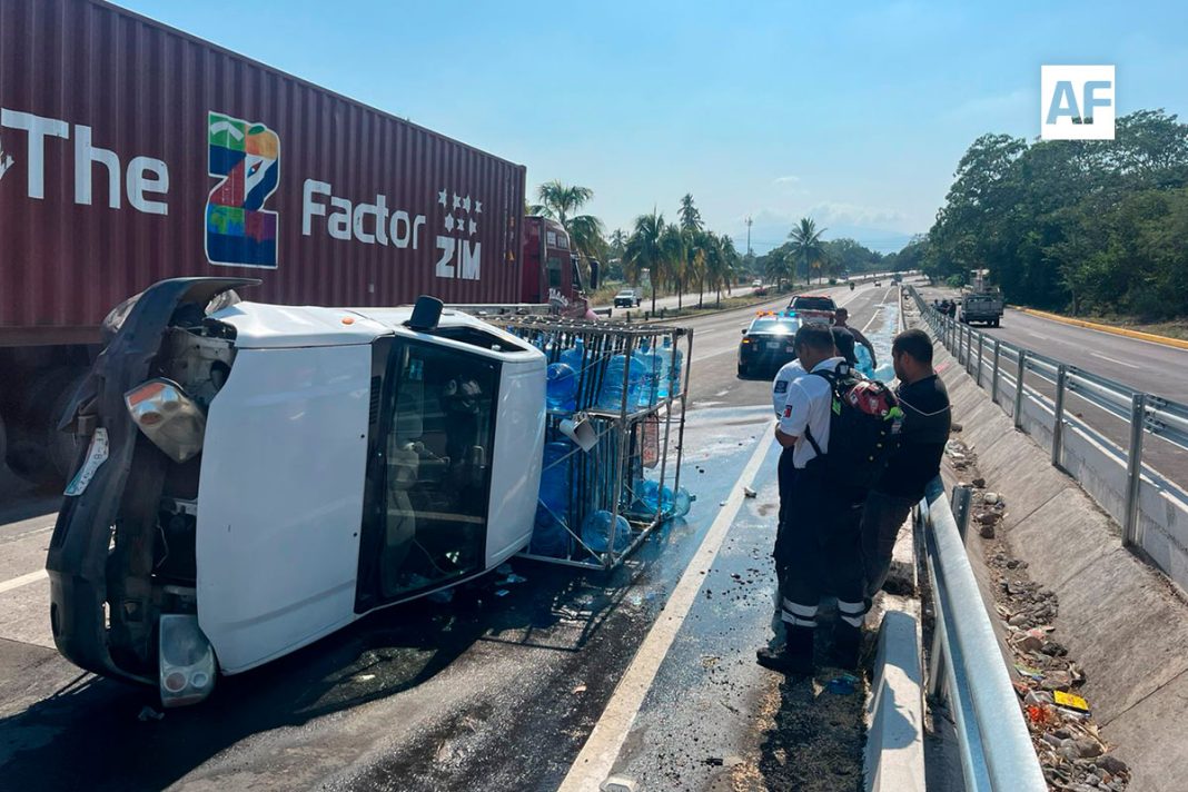 vuelca-camioneta-libramiento-02