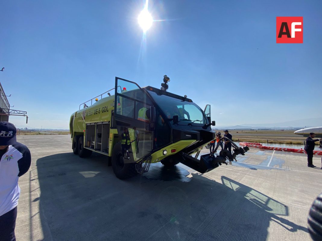 Aeropuerto de Guadalajara adquirio nuevo camión de bomberos_