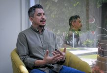 Recibe premio “Margarita Septién” en Derechos Humanos, por trayectoria académica, investigador de la UdeC