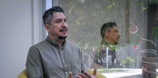 Recibe premio “Margarita Septién” en Derechos Humanos, por trayectoria académica, investigador de la UdeC