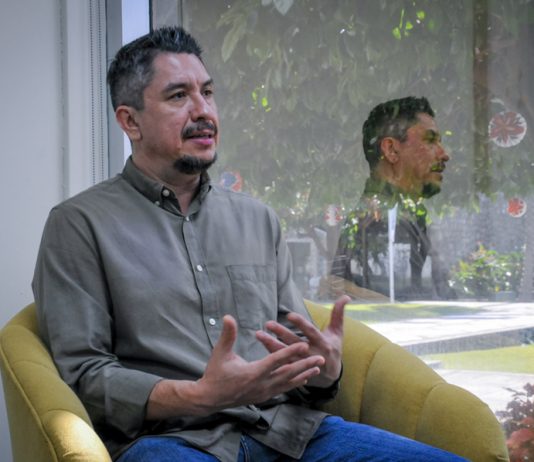 Recibe premio “Margarita Septién” en Derechos Humanos, por trayectoria académica, investigador de la UdeC