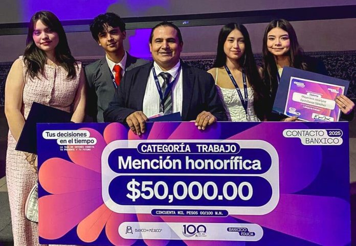 Bach 4, Mención Honorífica en Premio Contacto Banxico 2025