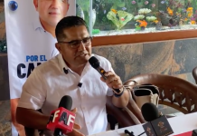 Regidor Luis Michel renuncia al PAN; acusa malos tratos; Julia Jiménez le responde