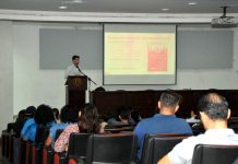 Analizan cómo construir un currículo que mejore comprensión lectora y pensamiento crítico y profundo en adolescentes