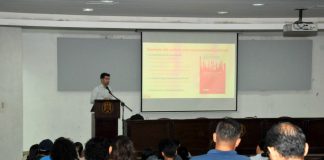 Analizan cómo construir un currículo que mejore comprensión lectora y pensamiento crítico y profundo en adolescentes