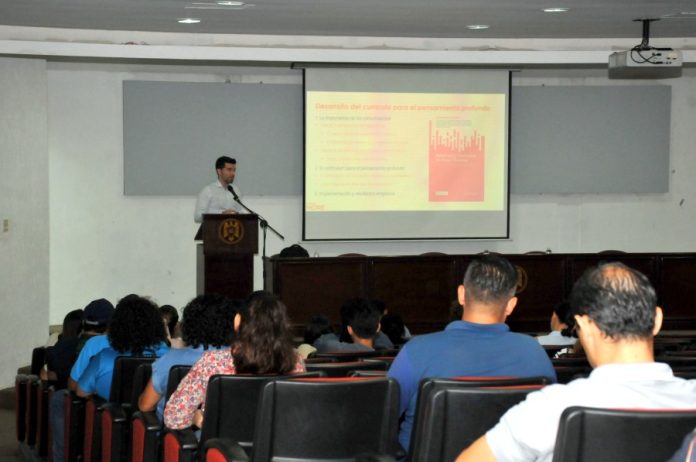 Conferencia sobre currículo de Claudio Vanhees_a