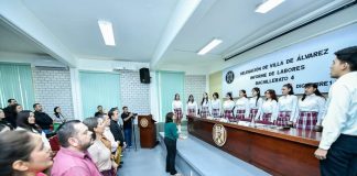 Bachillerato 4 tituló al mayor número de Técnicos Analistas Químicos en la UdeC