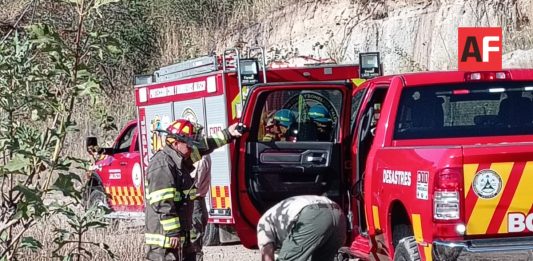 Ordeña de ducto de Pemex provoca fuga de gasolina en Tlajomulco, Jalisco