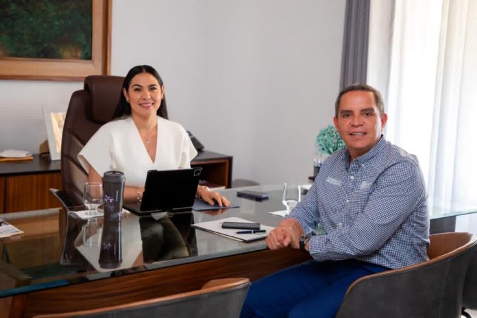 Reunión de trabajo Indira gobernadora-rector UdeC (1)