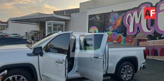 Roban rifle AR-15 y otros objetos de la camioneta del alcalde de Los Reyes, en Morelia