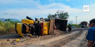Cuatro lesionados deja accidente múltiple en el camino a Acatitán